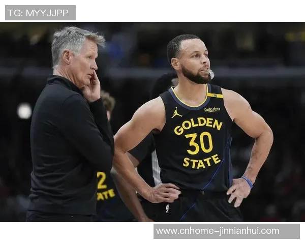 库里在生日之夜创造历史成就成功命中职业生涯第4000个三分球